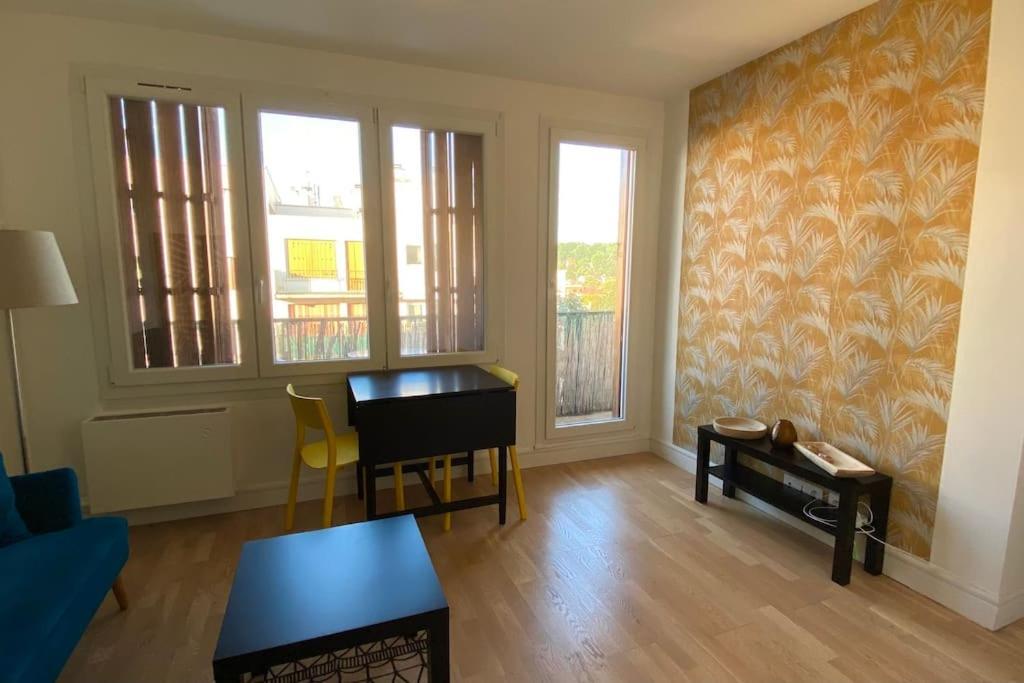 Beau Studio Cosy Et Calme - Face A La Gare De Rosny-Sous-Bois - 20Mn De Paris Et Disneyland Екстер'єр фото